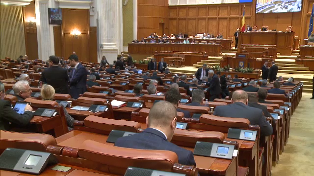 Legea defaimarii a fost respinsa la cateva minute dupa ce a fost adoptata. Dragnea da vina pe "minunatul" sistem electronic