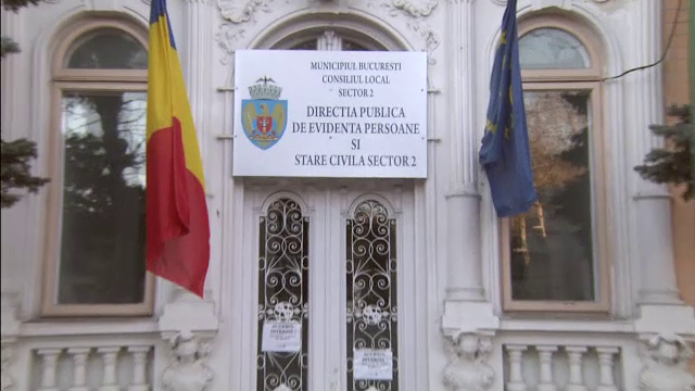 Paradoxul tipic romanesc: avem cel mai rapid internet, dar stam cu orele la ghisee. De ce nu putem plati toate taxele online