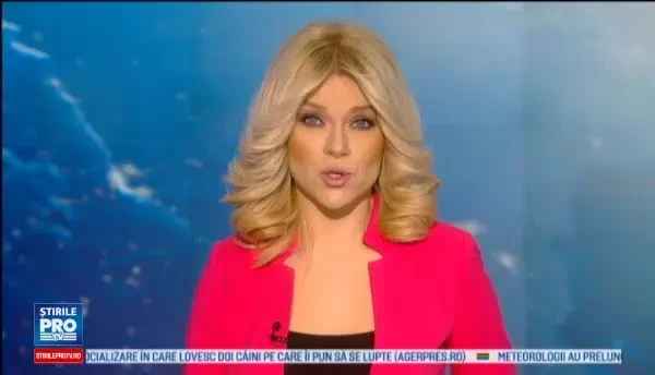 Cadouri extravagante pentru Ziua Indragostitilor. Pretul la care ajunge o pereche de buze uriase, dintr-o galerie de arta