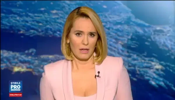 Momente de panica in Istanbul, dupa ce doua cladiri din centrul orasului s-au prabusit. Zona a fost impanzita de ambulante