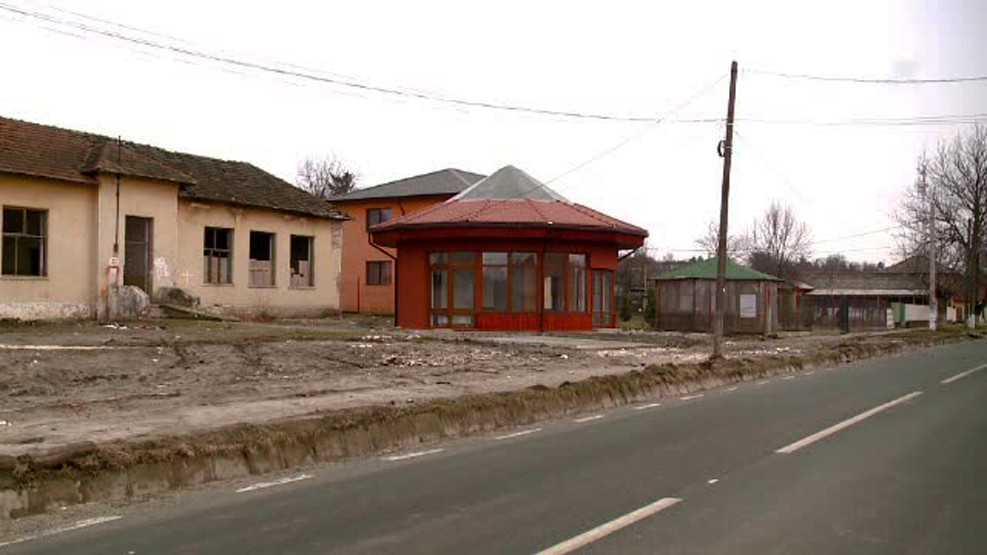 Primarii care vor sa atraga turistii cu centre de informare inchise si drumuri nepavate. “Avem animale rare: vipera cu corn"