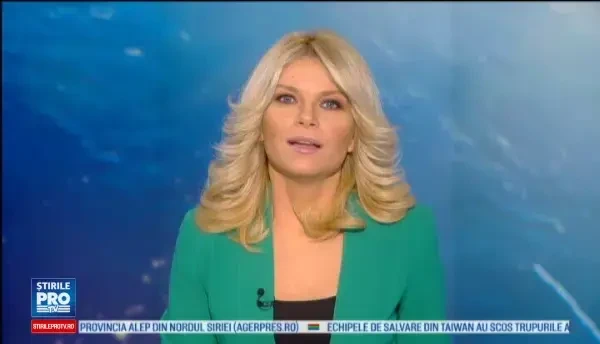 Ecografia in care un bebelus isi da singur un pumn in gura.