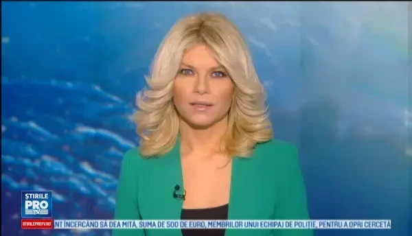 Pagubele facute in 20 de minute de un elefant suparat din China. Imaginile au fost surprinse de martori