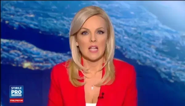 Madalina Ghenea a facut senzatie cu decolteul ei la San Remo. Romanca a purtat o rochie cu mii de perle si cristale