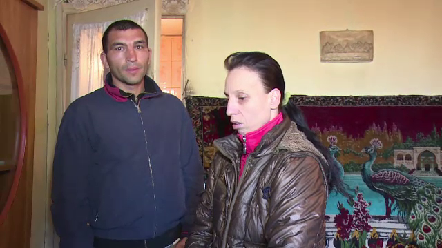 O familie din Husi, terorizata de "o fantoma": se plang ca se petrec fenomene stranii in casa: "Mi-a dat cu lipiciul in cap"