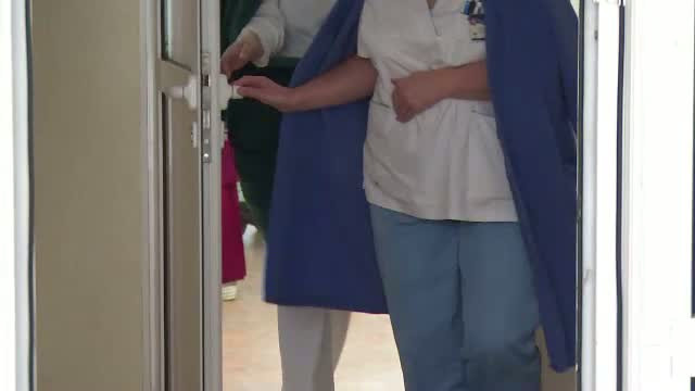 Incident grav in Vaslui. Ce a urmat dupa ce o infirmiera a incurcat sacul in care se afla un bebelus mort cu cel de gunoi