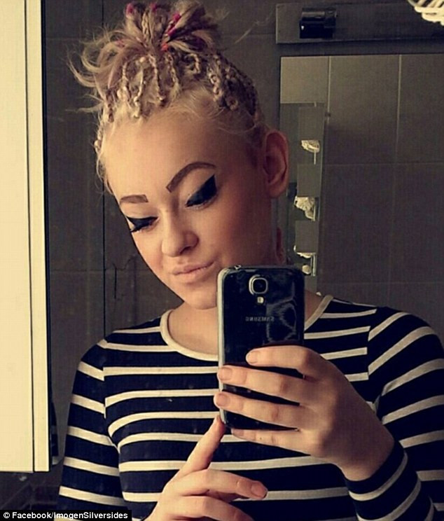 Metoda folosita de o tanara pentru o bronzare artificala a transformat-o in atractia momentului pe Facebook. FOTO