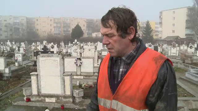 Ce se intampla noaptea in acest cimitir din Arad. Oamenii nu stiu ce sa mai faca: "Suntem foarte suparati si necajiti"