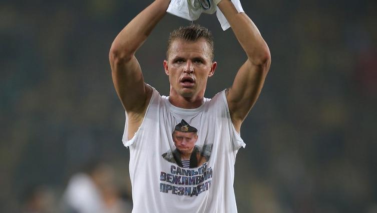 Furie in Turcia dupa ce un fotbalist rus a imbracat un tricou cu mesajul "Putin, cel mai politicos presedinte". Reactia UEFA