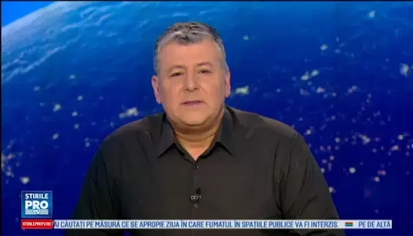 Imagini fabuloase filmate pe Dambovita. Satul de trafic, un sofer a gasit o scurtatura prin namolul din albia raului