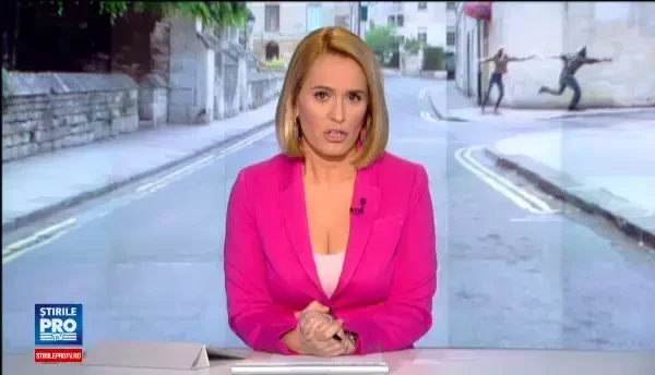 O femeie a fost jefuita in plina zi, la Sibiu. Ce risca acum un tanar care a asistat nepasator la intreaga scena