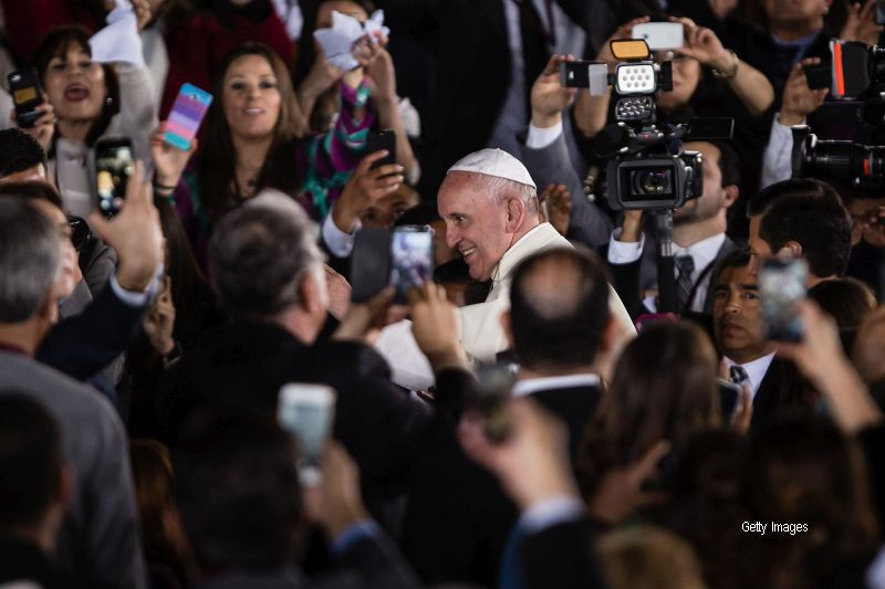 Papa Francisc a sugerat ca metodele contraceptive pot fi tolerate in cazul virusului Zika. Ce spune despre Donald Trump