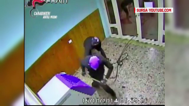 Sapte romani care furau bancomate in Italia au fost arestati. Pe post de cagule foloseau chiloti barbatesti