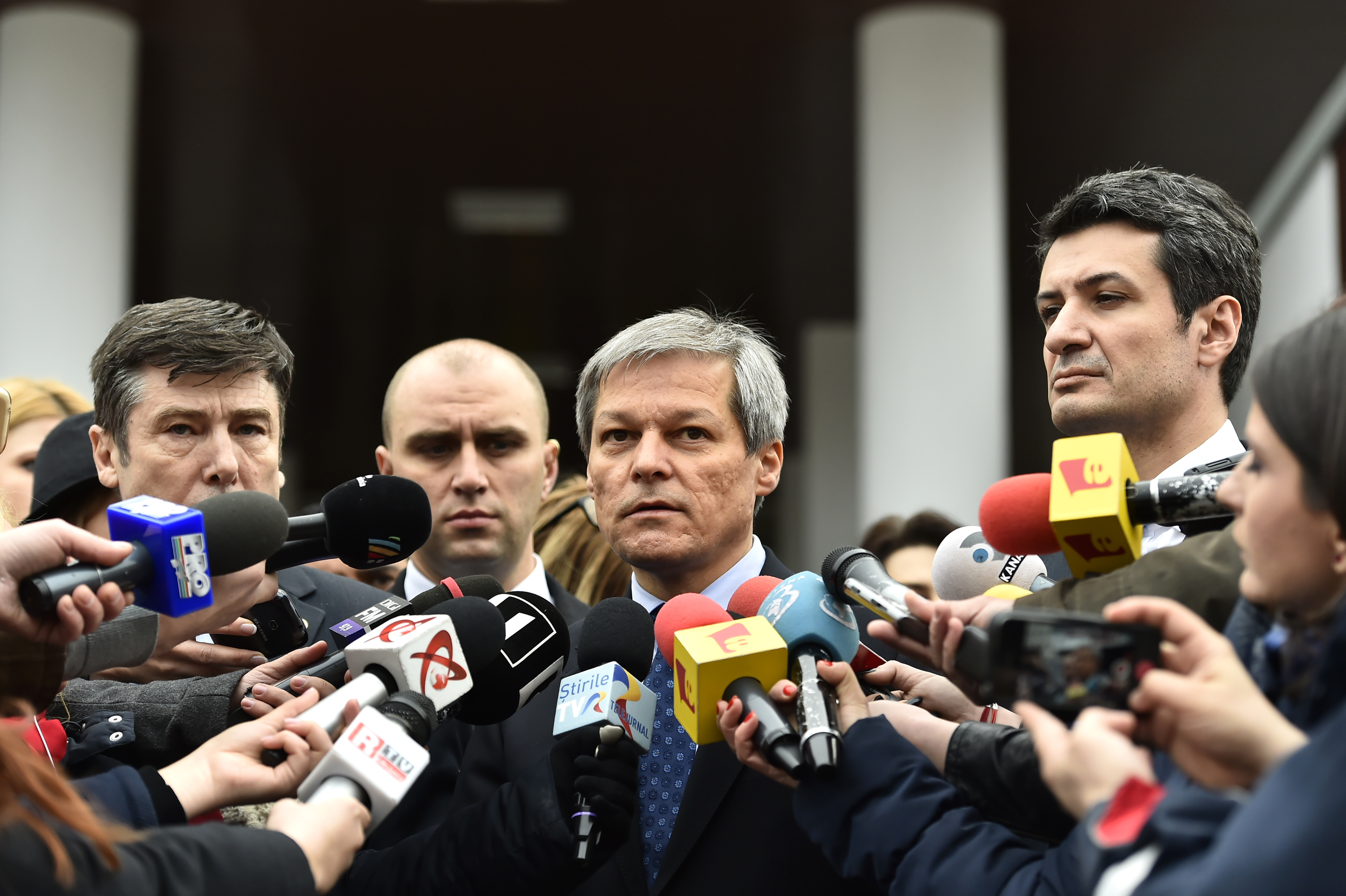 Ciolos, surprins ca DSJ a aflat din presa despre imbolnavirile copiilor din Arges. Ce a spus despre demiterea lui Cadariu
