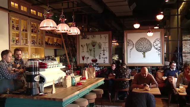 Patronii investesc tot mai mult in amenajarea restaurantelor. Cum arata barul din Cluj inclus in top 10 din lume
