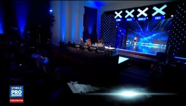 Romanii au talent 2016: Lacramioara Valentina Simion - Interpreteaza piesa