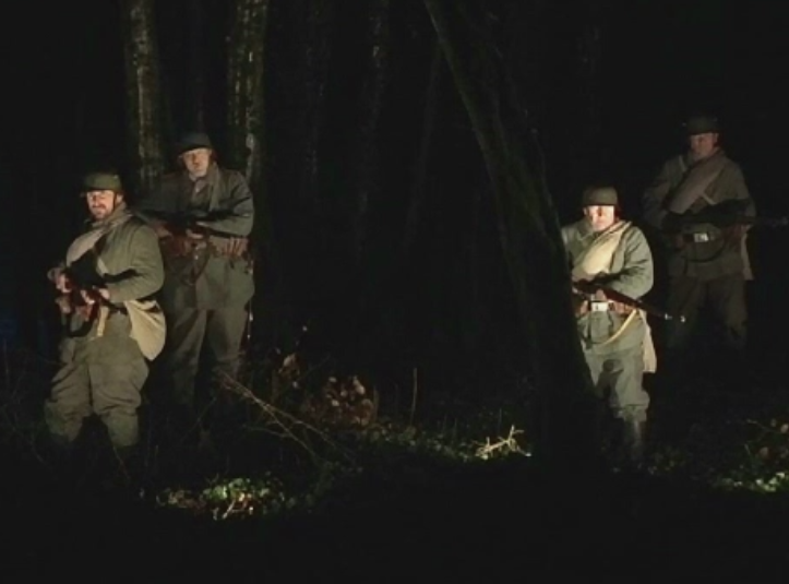 Lovituri de tun si oameni in uniforme de epoca, la comemorarea unui secol de la faimoasa batalie de la Verdun, din Franta