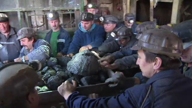 Harta minelor pe care Romania vrea sa le inchida pana in 2018. 300 de mineri raman blocati in subteran, in semn de protest