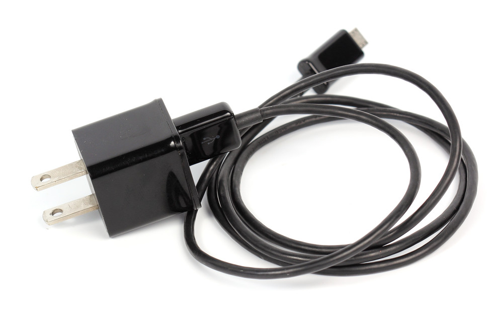 A vrut sa isi incarce telefonul in timp ce facea baie, insa a avut parte de o moarte cumplita. Ce a patit o tanara din Rusia