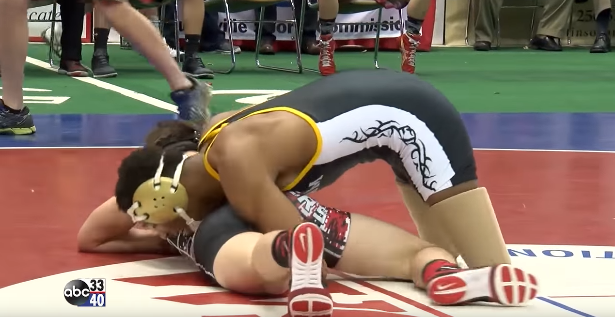 Motivatia zilei: nu are picioare, dar a devenit campion la lupte si detine un record absolut incredibil. Ce reuseste acest tanar sa faca