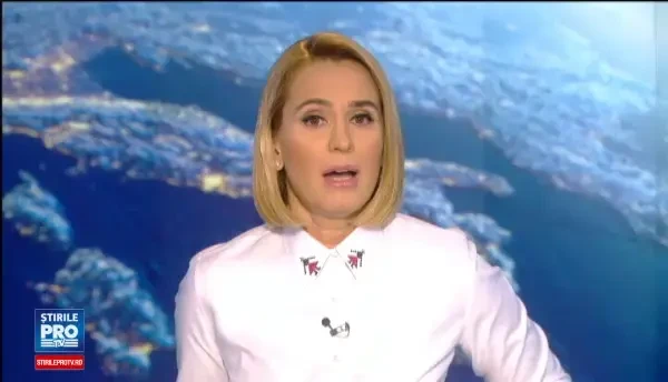 Gheizer in mijlocul unui bulevard din Galati, dupa ce conducta de apa s-a fisurat. Soferii, pusi in dificultate de avarie