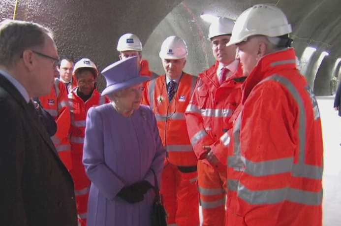 Regina Elisabeta, in subteran pentru a vizita noua linie de metrou din Londra, care ii va purta numele