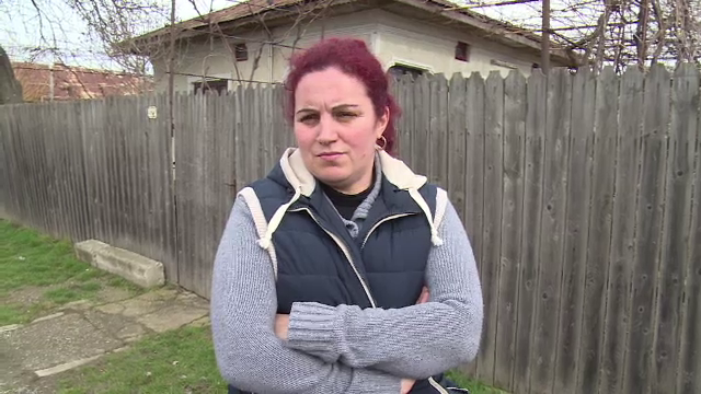 Are 2 ordine de restrictie impotriva fostului sot, dar se teme in continuare pentru viata ei. Cosmarul femeii din Dambovita