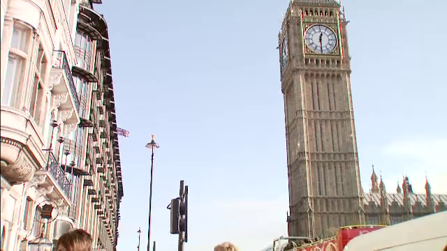 Britanicii vor oprirea beneficiilor sociale nejustificate pentru migranti. Cati romani si bulgari au primit in 2015