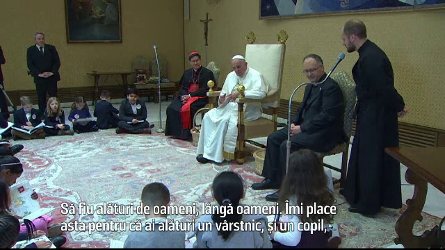 Papa Francisc a raspuns la intrebarile a 14 copii care l-au vizitat. Care a fost cea mai grea intrebare pe care a primit-o