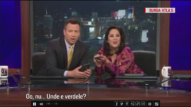 Cum arata tinuta acestei prezentatoare meteo inainte ca un coleg sa o acopere cu sacoul lui: "Am dat-o in bara"