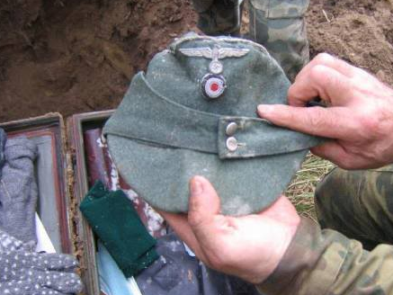 Cufarul unui soldat german din cel de-al II-lea razboi mondial, dezgropat in Rusia. Ce a fost gasit in el