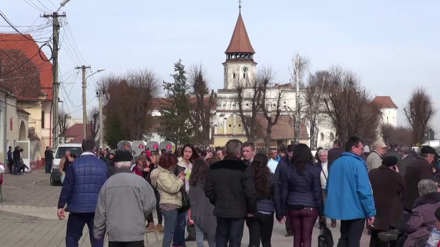 Satul din Romania care s-a umplut de turisti din toate colturile lumii. O traditie atrage aici mii de oameni in fiecare an