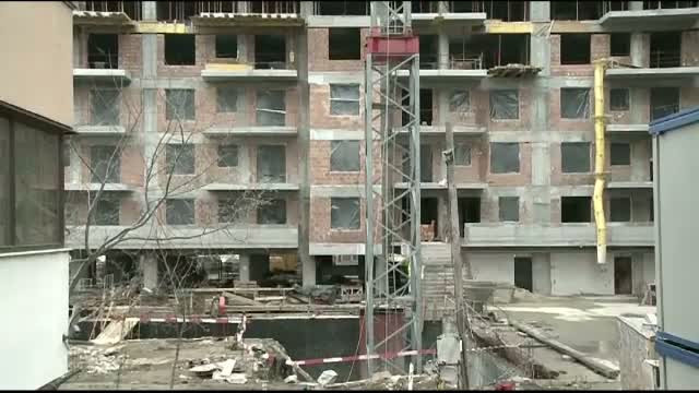 Un muncitor de 55 de ani a murit, dupa ce a cazut in putul unui lift. Colegii barbatului suspecteaza deja cine e vinovat