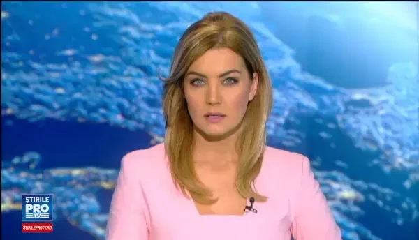 A mers la scoala la sora lui, dar a fost bagat in coma de elevi de clasa a III-a. Filmul evenimentelor din curtea scolii