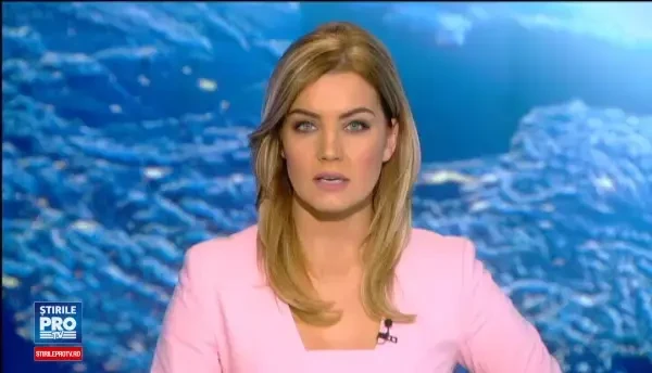 Se grabea la un interviu de angajare si a ajuns suspendat cu masina pe un parapet. Amenda pe care a primit-o