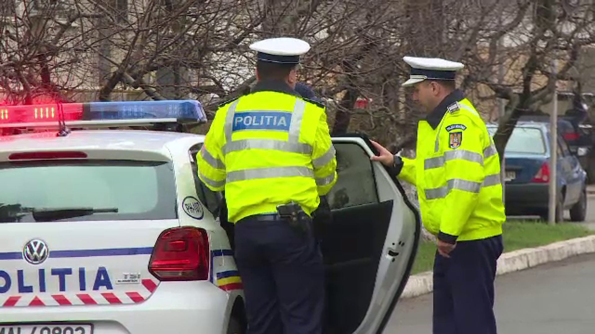 Accident grav pe DN1A. O fata de 17 ani a ramas prinsa intre fiarele unei masini