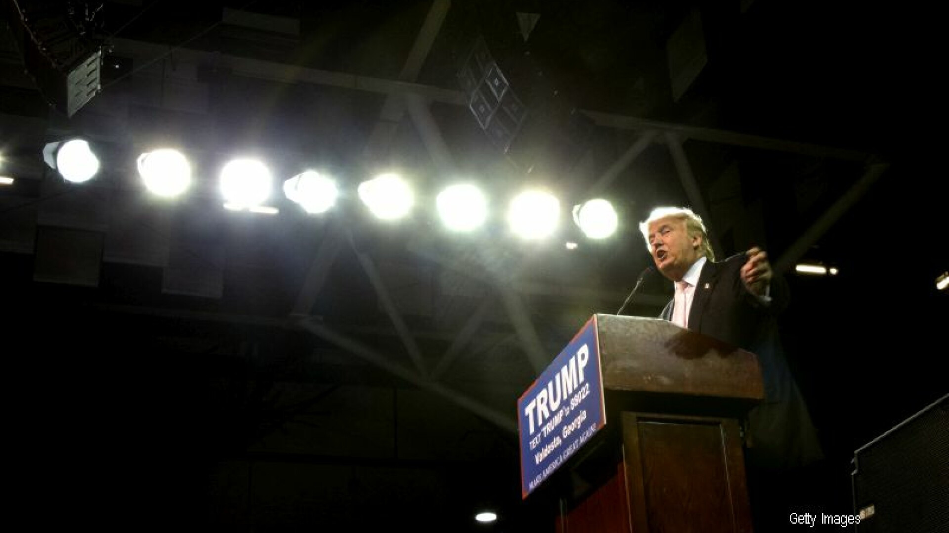 Jurnalist, agresat de un agent al serviciilor secrete americane la un miting de-al lui Trump. Ce a patit reporterul. VIDEO