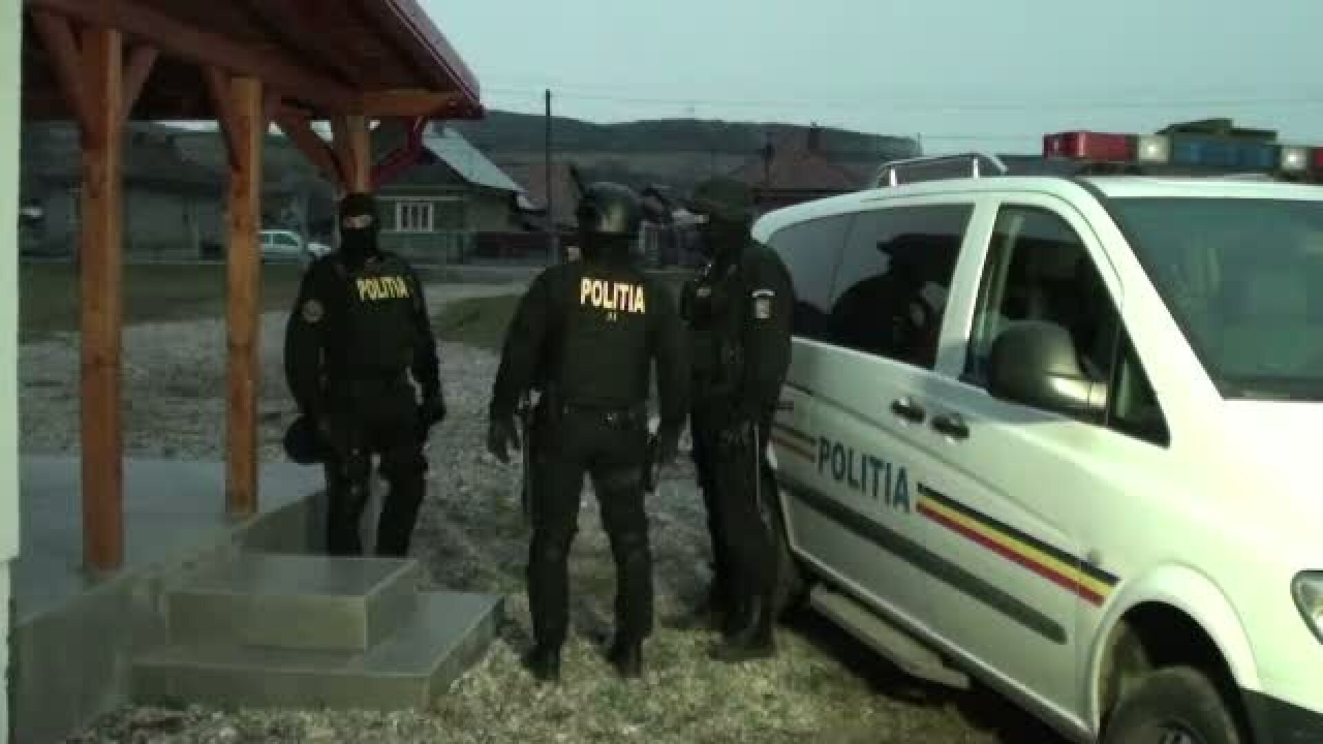 Bataie cu furci, topoare, bate si sabii in judetul Cluj. Scenele de groaza la care au asistat neputinciosi localnicii