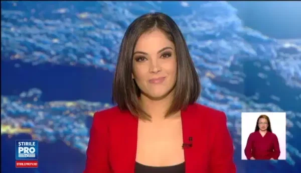 Armani a incheiat Saptamana Modei de la Milano cu o colectia Black Velvet. Propunerea designerului pentru toamna 2016