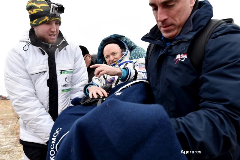 Aterizare Scott Kelly si Mikhail Kornienko