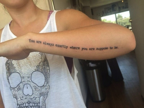 A vrut sa-si faca un tatuaj de BAD BOY, dar a ajuns de rasul internetului! Ce si-a scris acest barbat pe maini