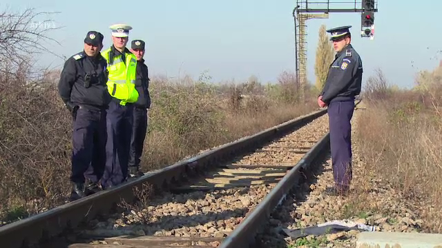 1.000 de oameni, blocati cateva ore intr-un tren, langa Chiajna, dupa un accident in care a murit o femeie