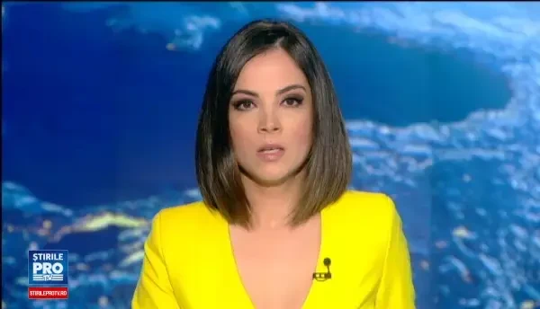 Un incendiu puternic a distrus patru masini si doua garaje, in Medias. Pe cine dau vina localnicii