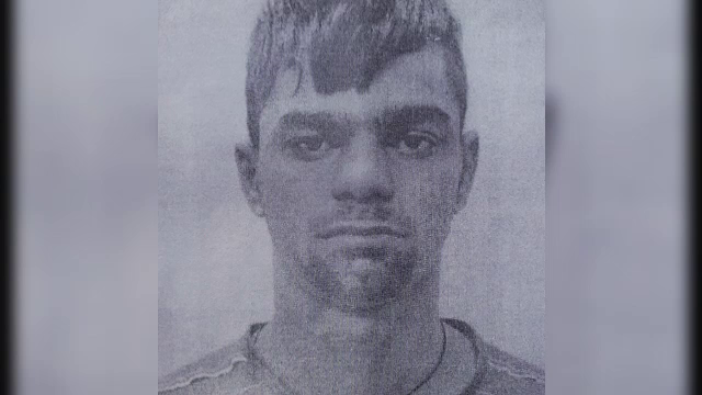 Un tanar de 19 ani a evadat chiar de sub escorta politistilor care il pazeau. Unde l-au descoperit cateva ore mai tarziu