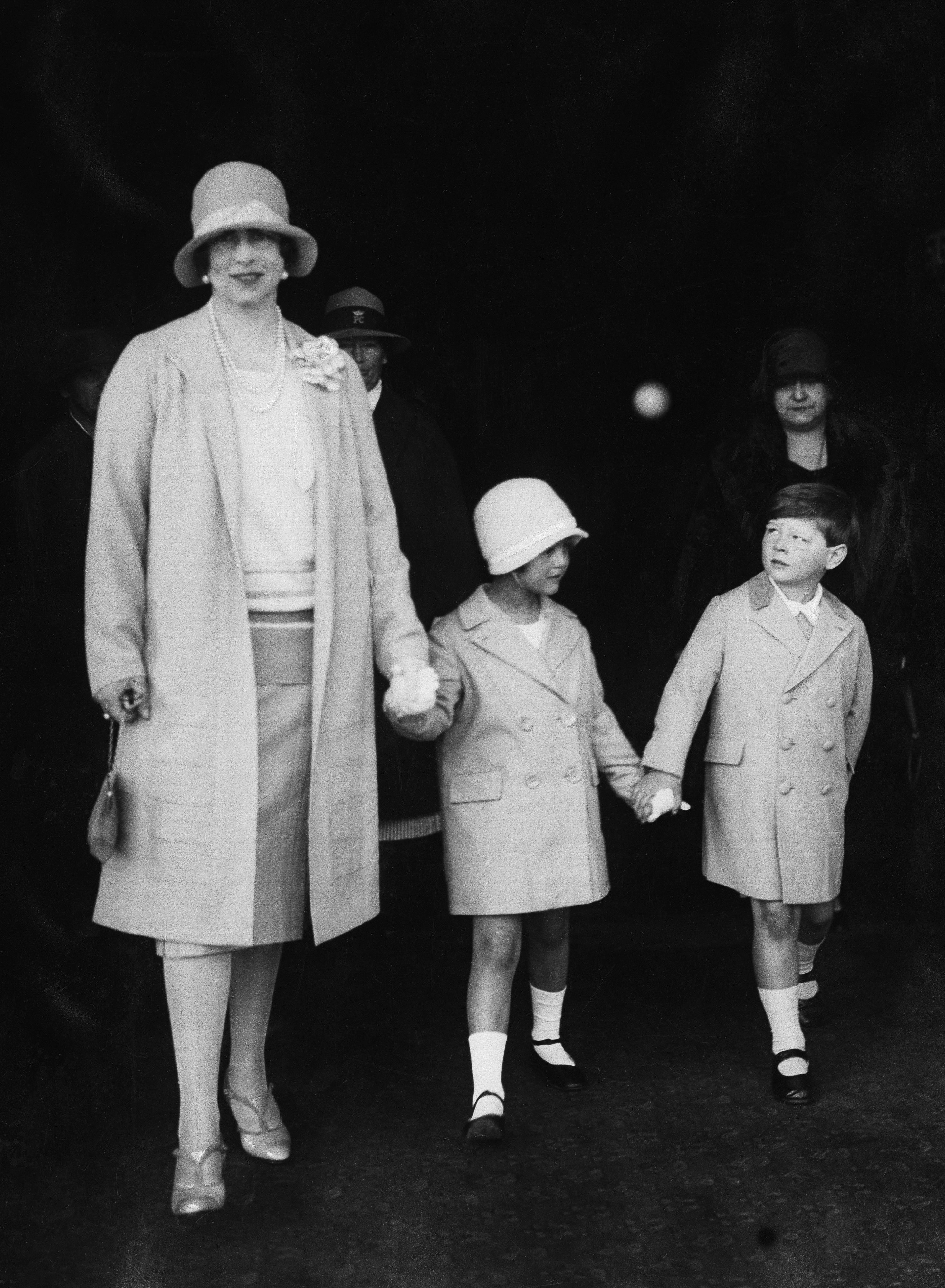 Imagini de COLECŢIE cu Mihai I al României. De la copilul care schia alături de Carol al II-lea până la Regele trimis în exil