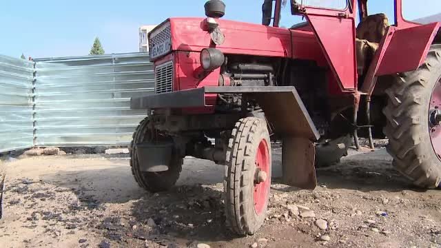Inselat tractor