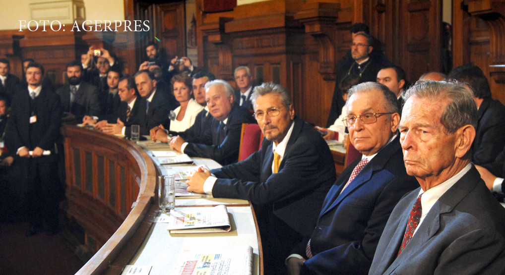 Iliescu si regele la intronizarea Patriarhului Daniel