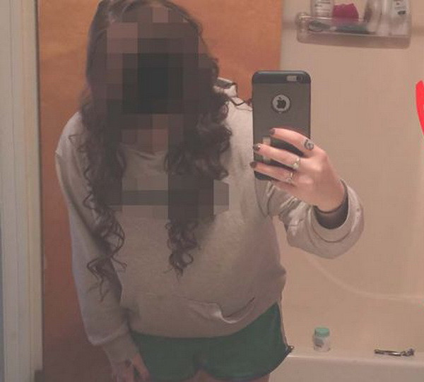 Cel mai stanjenitor selfie facut vreodata? Ce a surprins o tanara in fotografia pe care a trimis-o parintilor ei