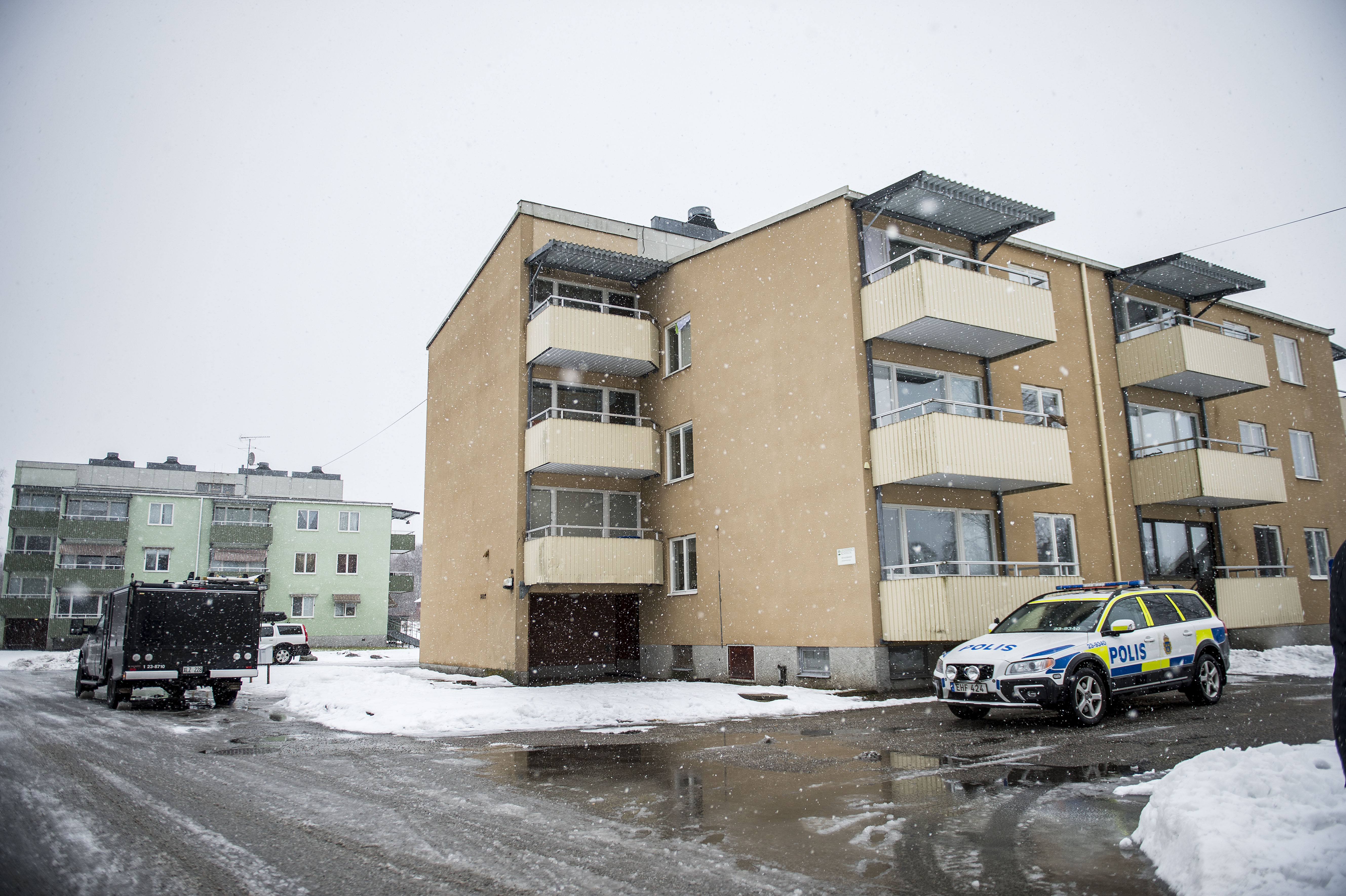 Trei refugiati au injunghiat mortal un alt solicitant de azil, in Suedia. Ce a facut unul dintre suspecti imediat dupa crima