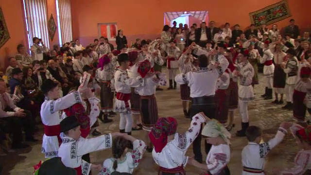 Cum s-au gandit locuitorii unei comune din Bacau sa reinvie traditiile. Ce vor sa faca, in fiecare an, pe 5 martie